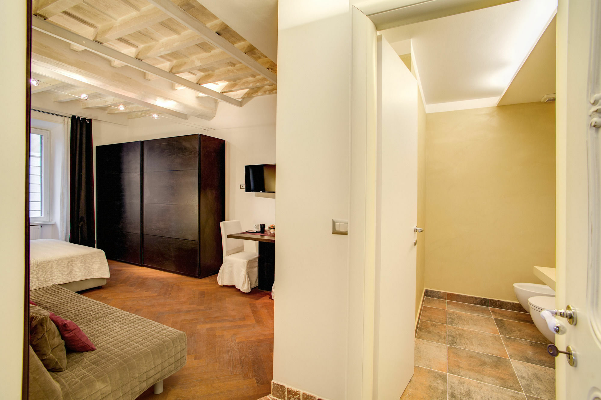 In Historic Apartment Rome
