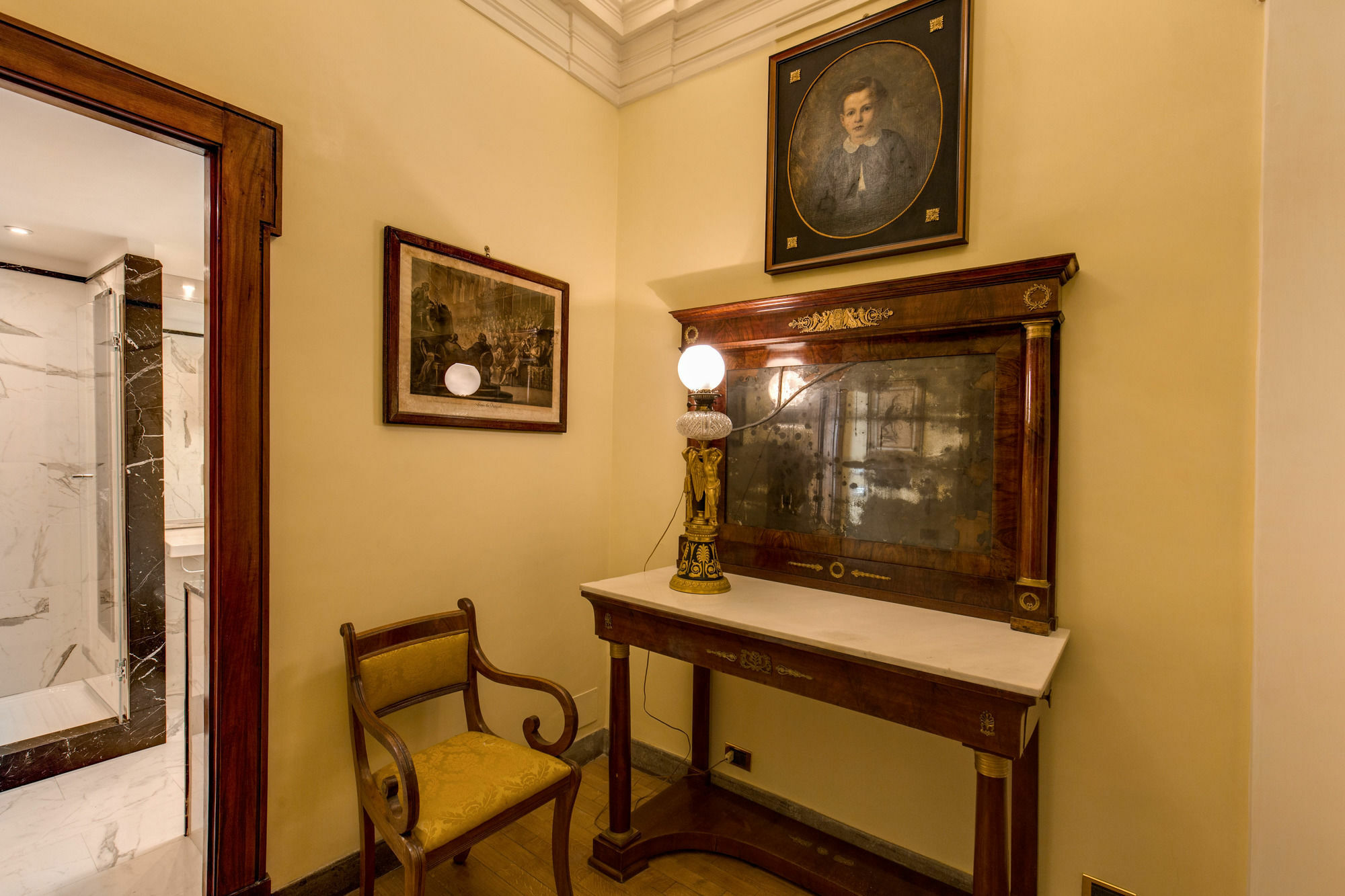 Apartment In Historic Rome