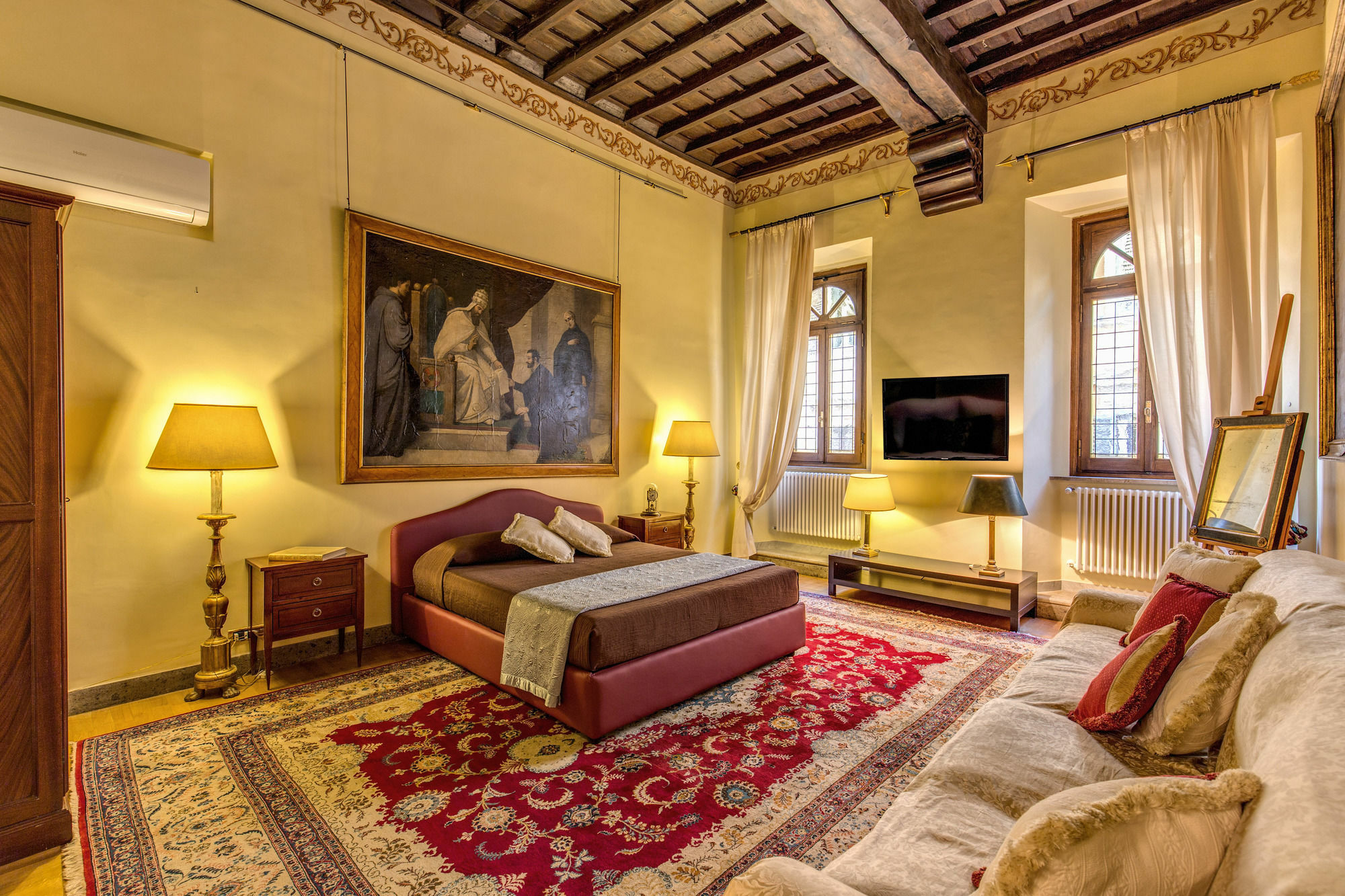 Apartment In Historic *