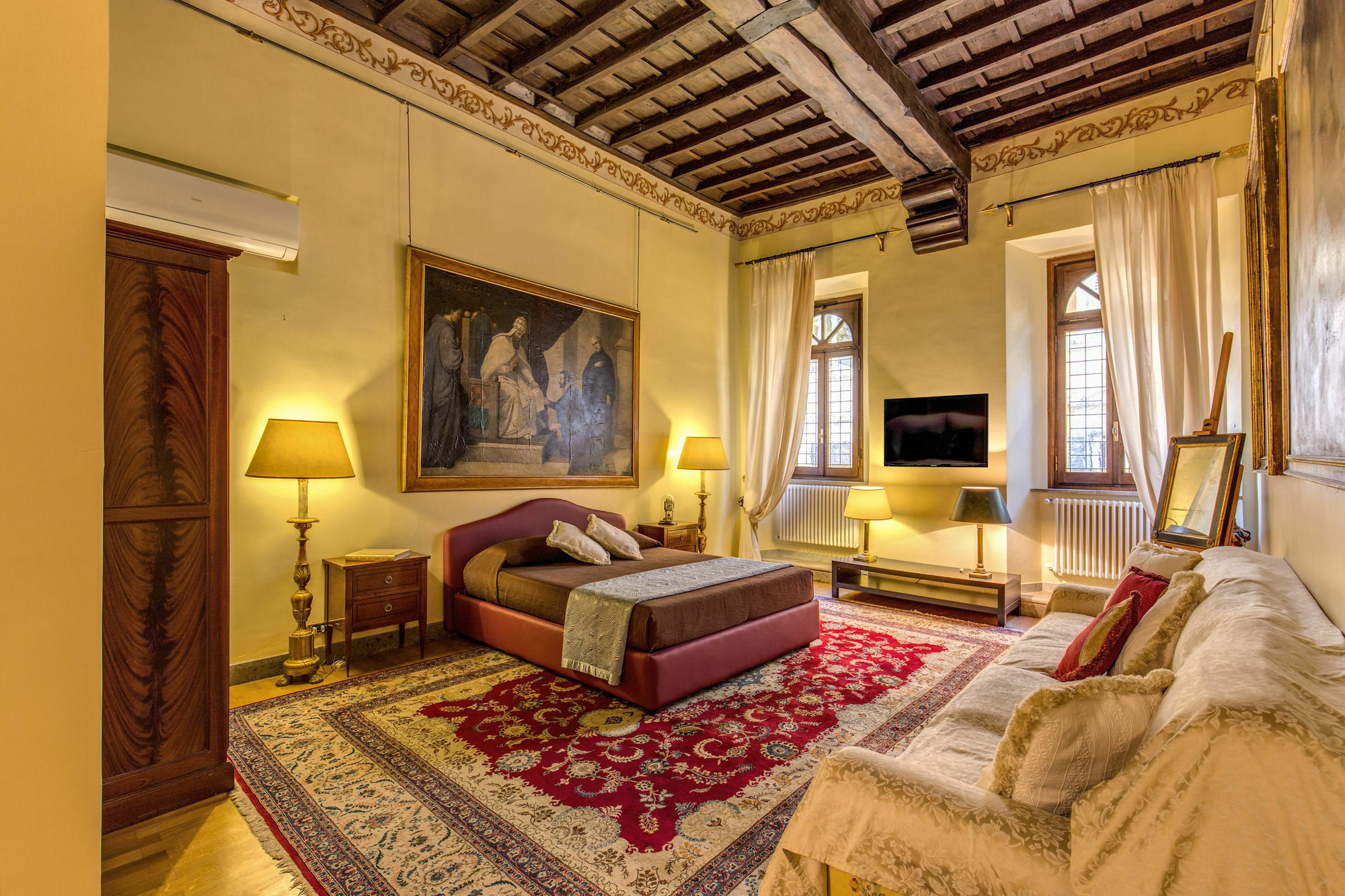 Apartment In Historic *